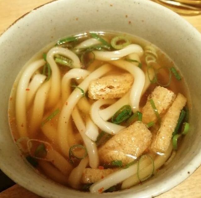 【朗報】夜食うどん、煮える。