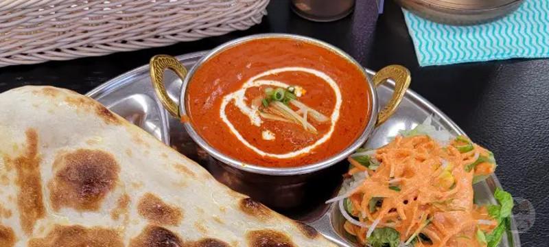 【画像】インドカレーに付いてくるサラダの謎のオレンジソース🥺🇳🇵