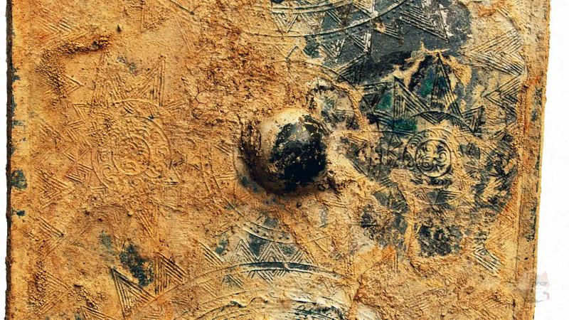 【画像】奈良・富雄丸山古墳から超大型鉄剣と盾型銅鏡見つかる(※国宝確定)