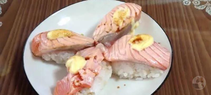 【画像】この中で一つだけ絶対食べんといかんならどれを選ぶ?