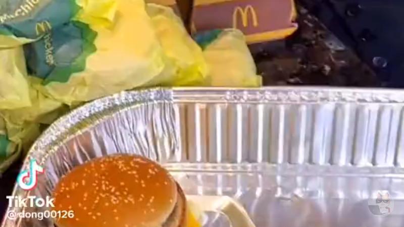 【動画】アメリカ人様、ハンバーガーを使ってとんでもねぇ料理を生み出してしまう…