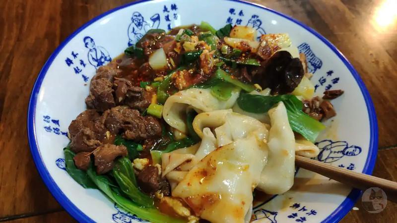 【画像】それでは俺が中国旅行で撮影した本物の中国料理をご覧ください
