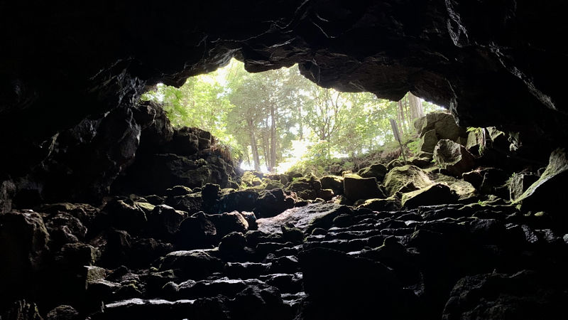 【閲覧注意・動画】冒険家さん、洞窟で立ち往生