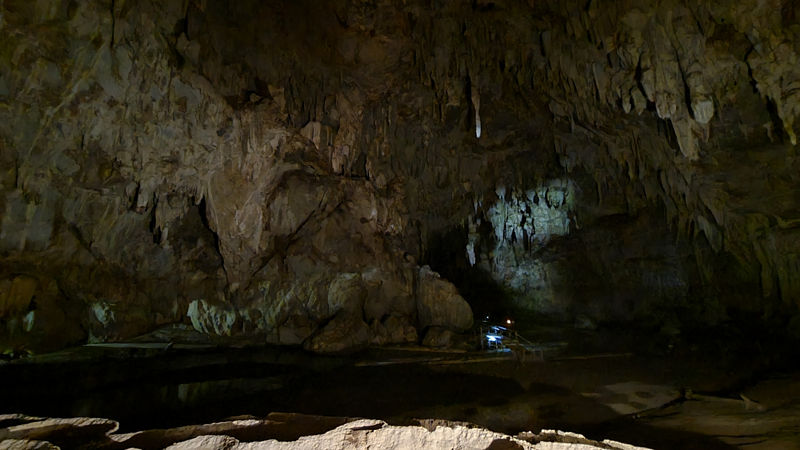【動画】閉所恐怖症にはキツすぎる洞窟探検がこちら
